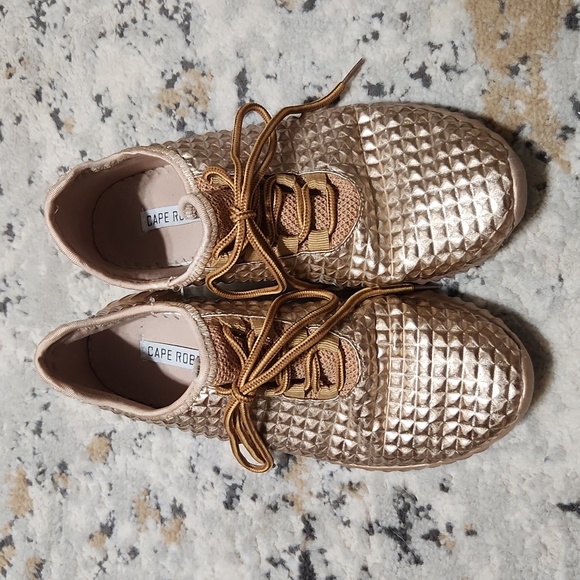 cape robbin sneakers women's